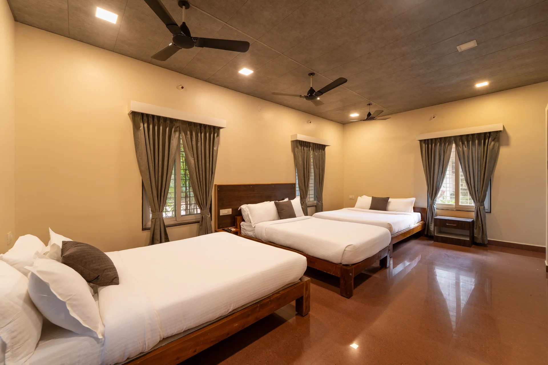 Deluxe Cottage with beds for the family at Nadi Teera, Dandeli