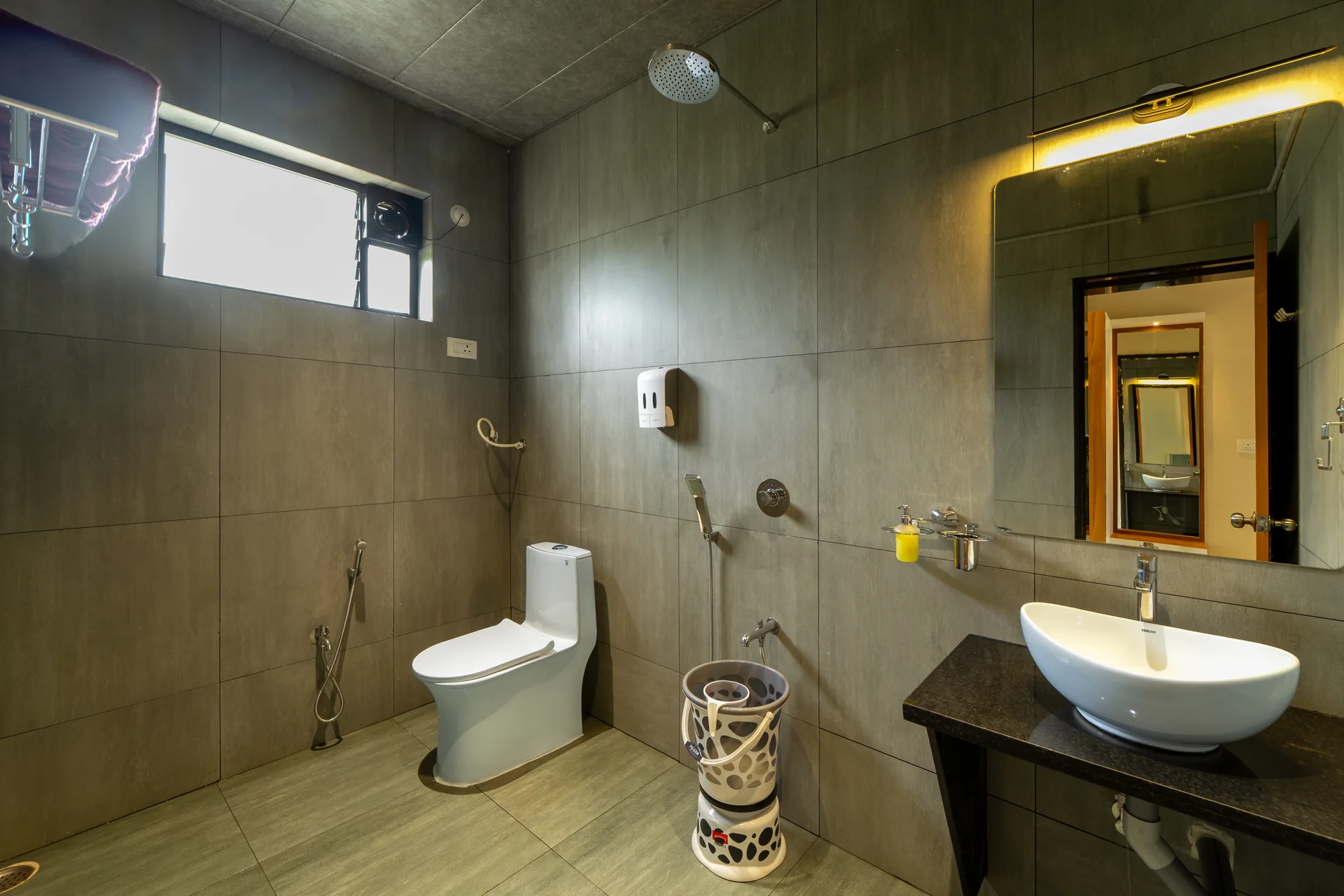 Premium Cottage attached bathroom at Nadi Teera, Dandeli